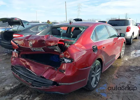 2017 Volkswagen Passat 1.8T R-Line z USA, uszkodzony, nr VIN 1VWDT7A36HC042173